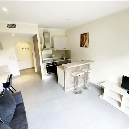 Climatisée Dans Résidence à 5 Minutes Des Plages A Pied Propriano (Corsica)